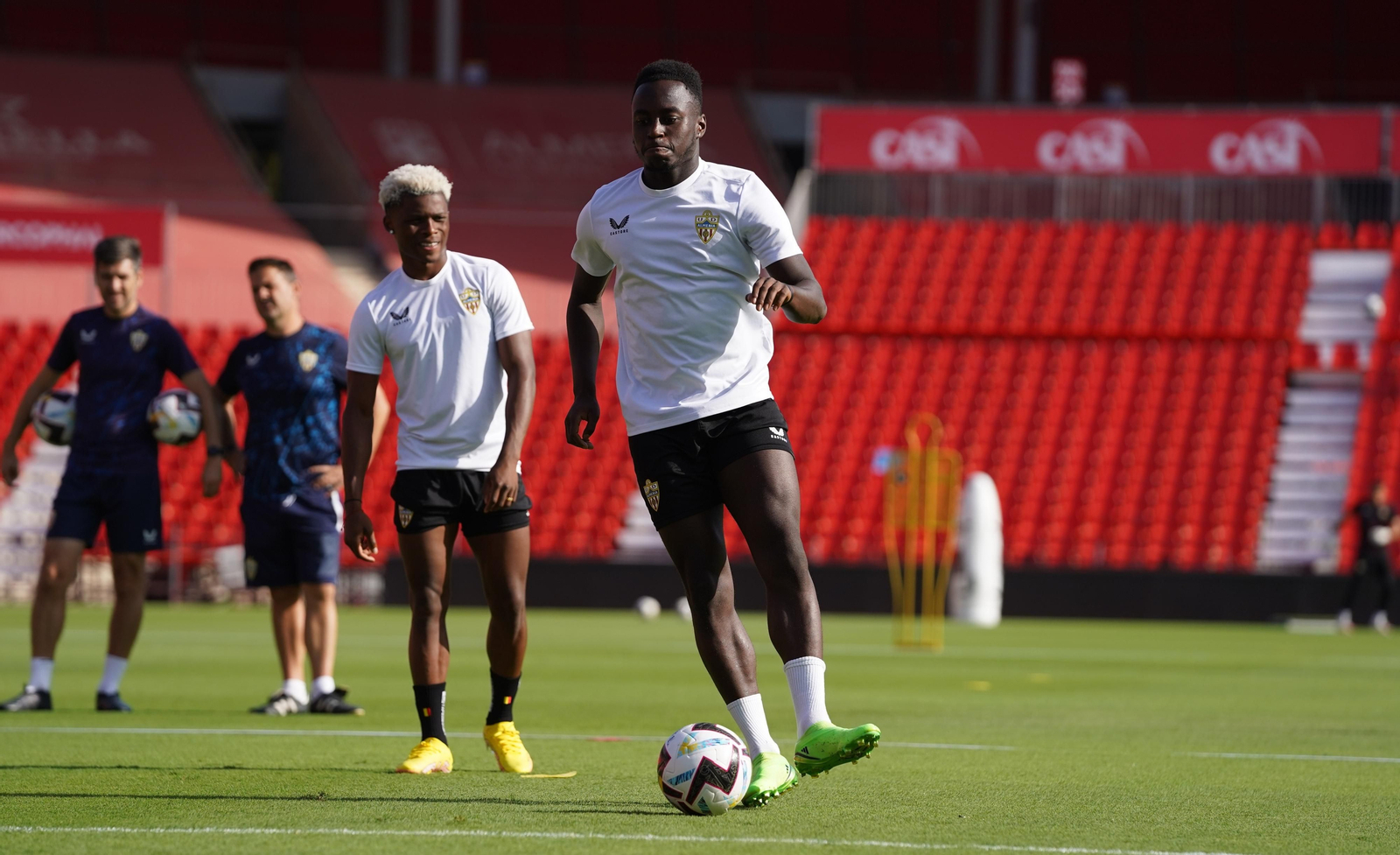 El inglés conduce el esférico en un entrenamiento de la pasada semana