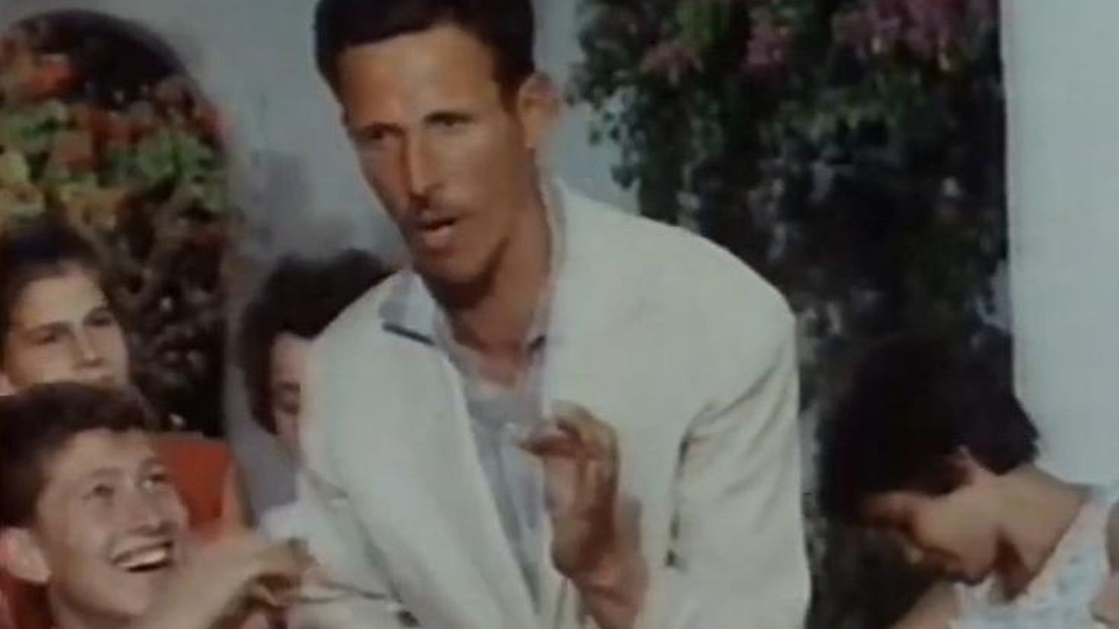 Juanito de Tarifa en un fotograma de la película de Manuel Summers 'La niña de luto'