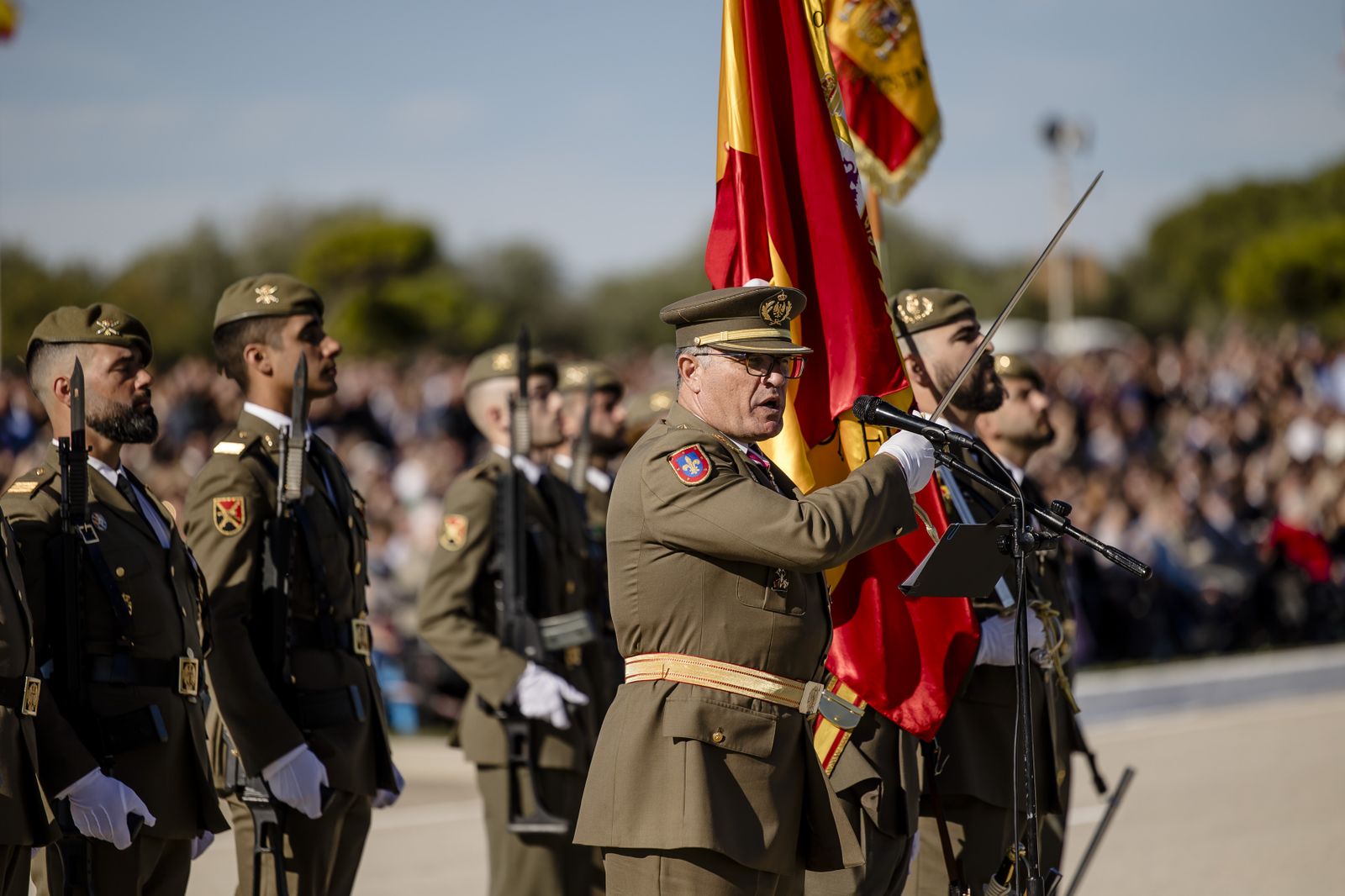 Las imágenes de la multitudinaria Jura de Bandera en Camposoto