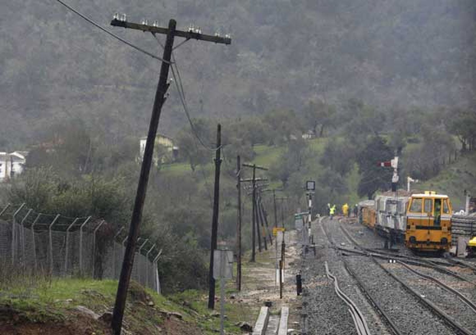 El presidente de ADIF afirma que a finales de marzo o principios de abril se reabrirá el servicio entre Algeciras y Antequera./Fotos:Erasmo Fenoy

Foto: Erasmo Fenoy