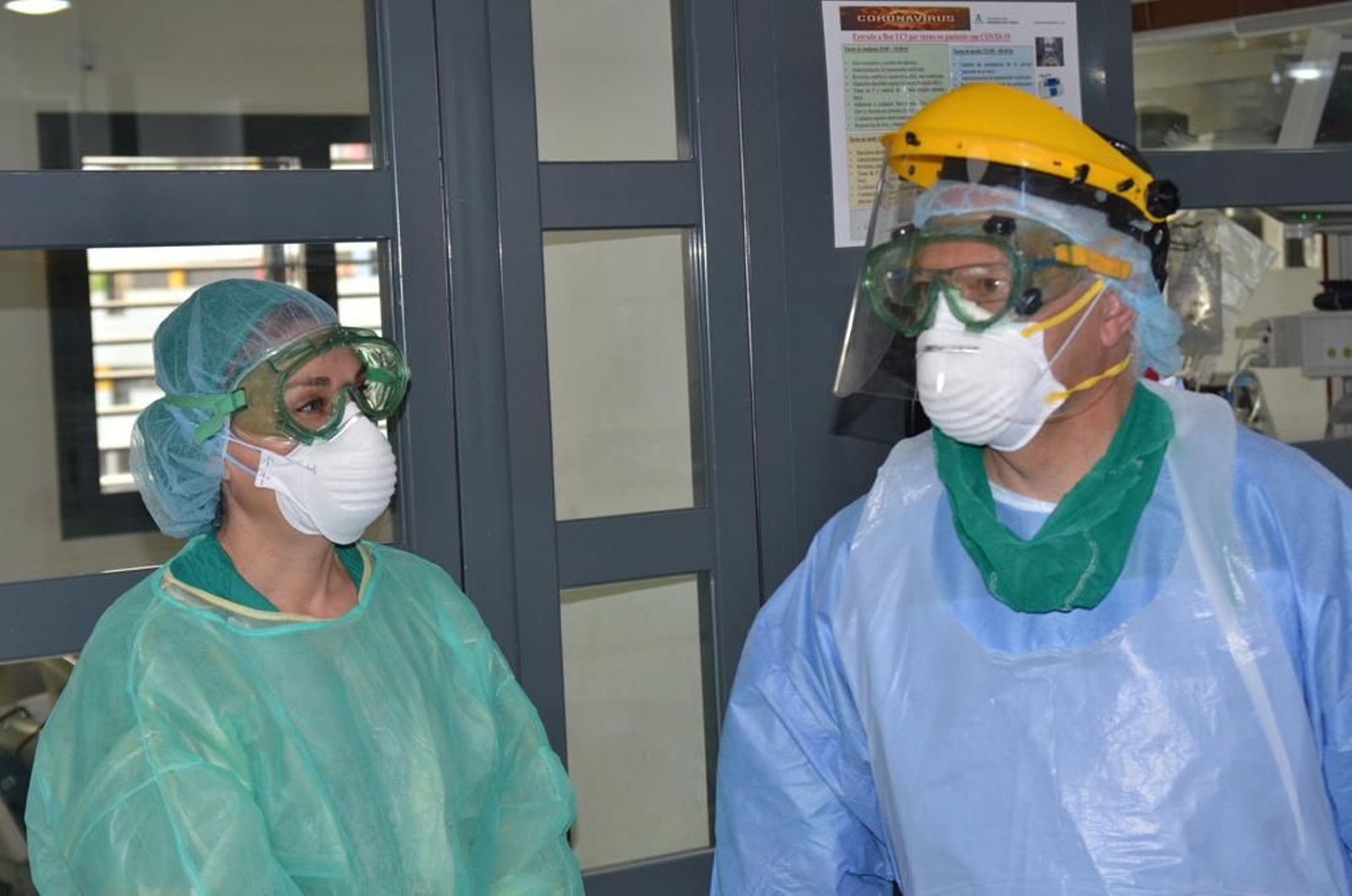 La lucha contra el coronavirus desde la UCI del Reina Sofía, fotografiada por sus profesionales