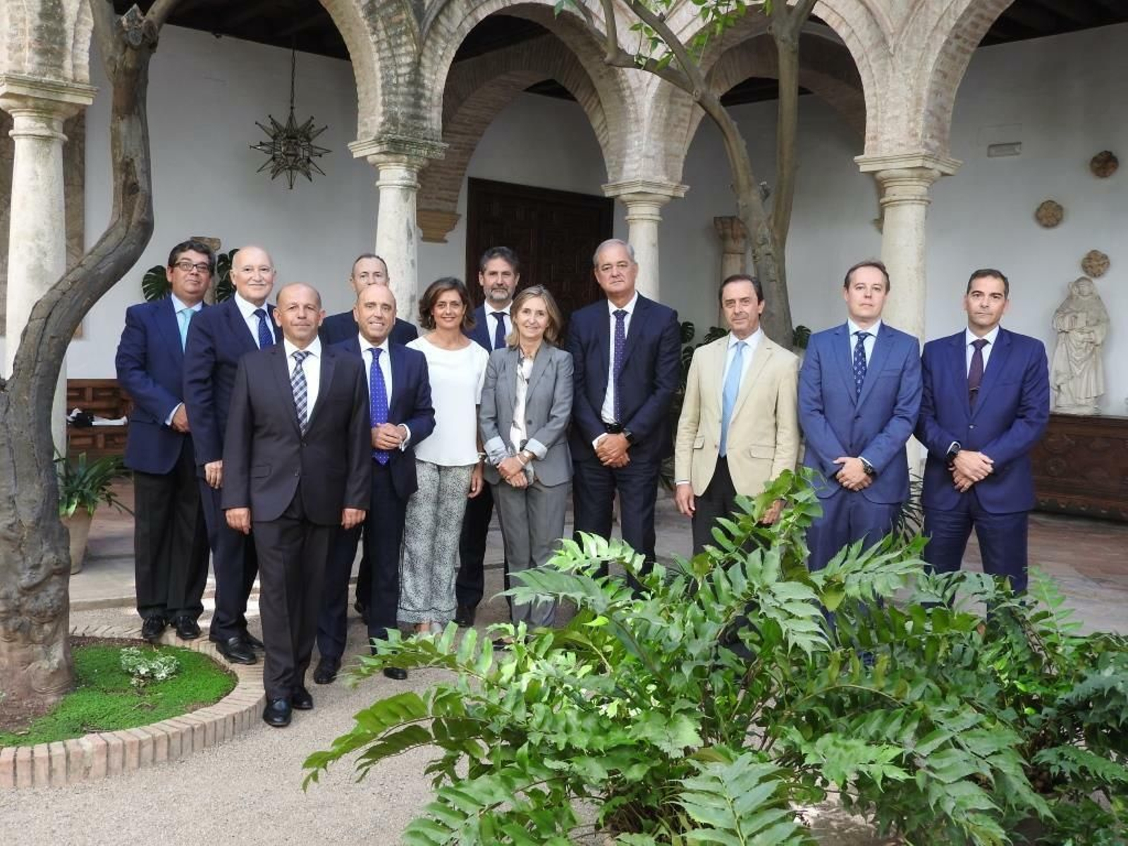 Foto de familia del patronato de la Fundación Cajasur.