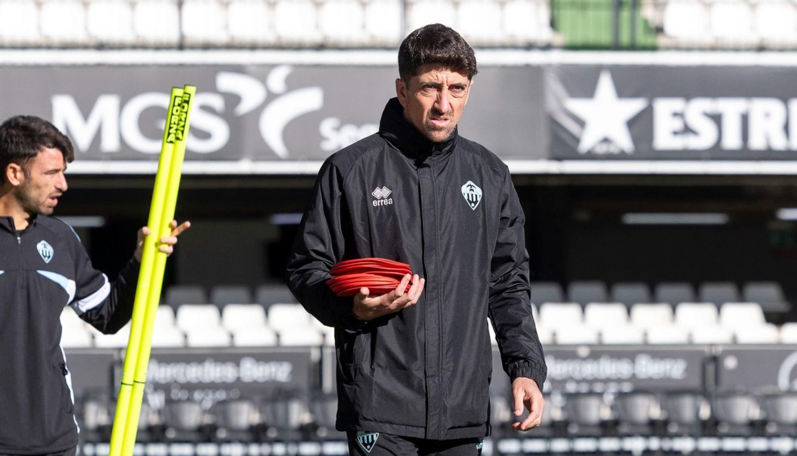 Pablo Hernández, en una imagen de archivo entrenando a su equipo.