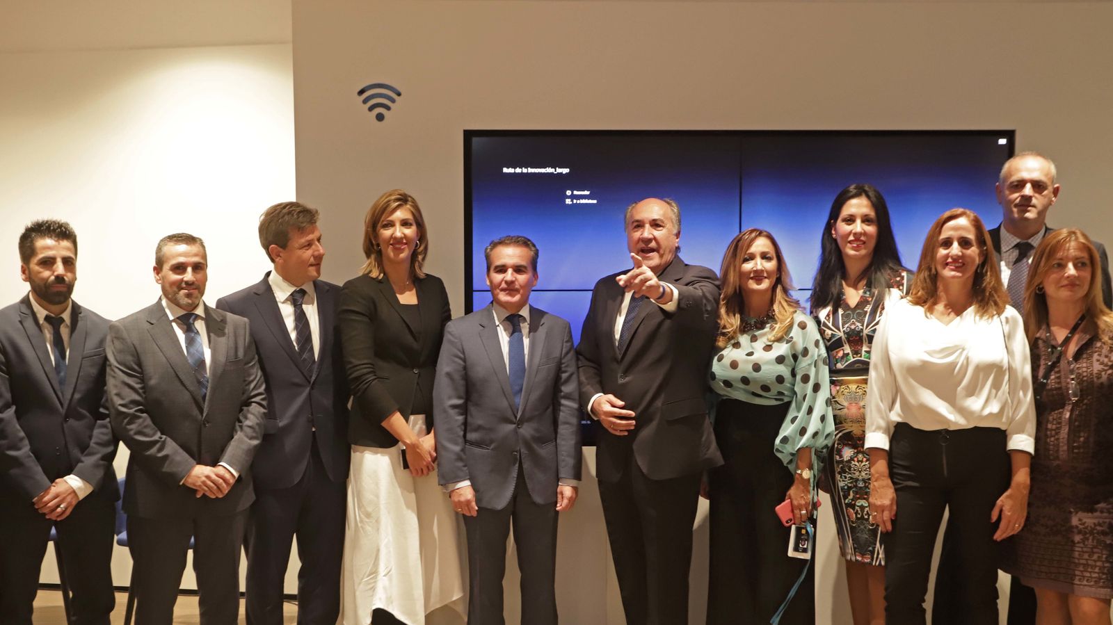 Inauguración de la nueva oficina de La Caixa en imágenes