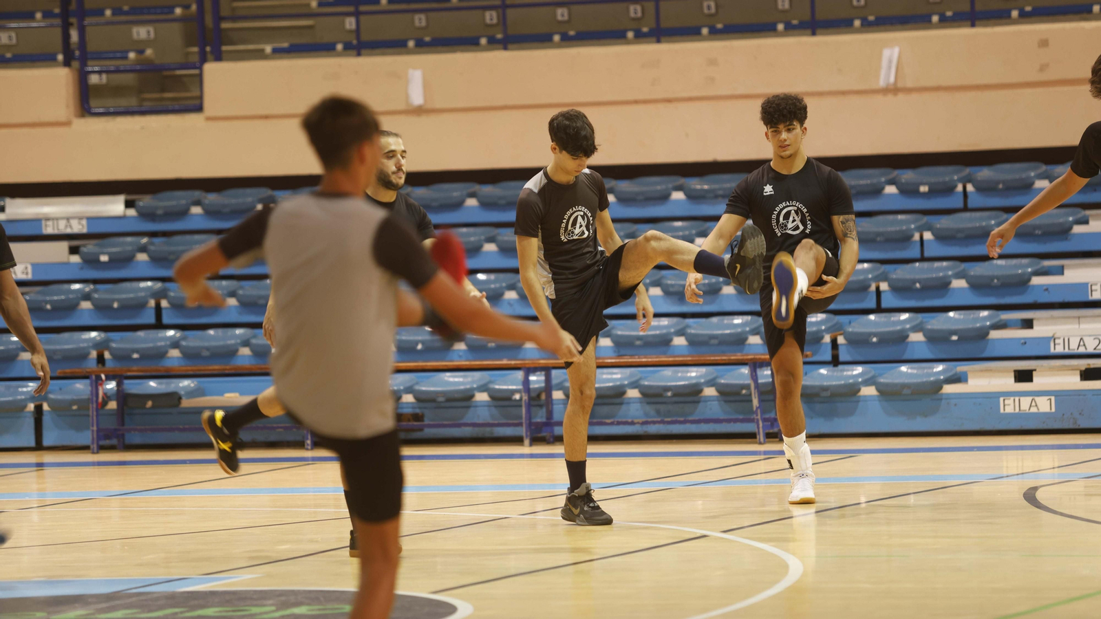 El primer entrenamiento de Ronaldo Carrasco y Sebas Restrepo con el BM Ciudad de Algeciras