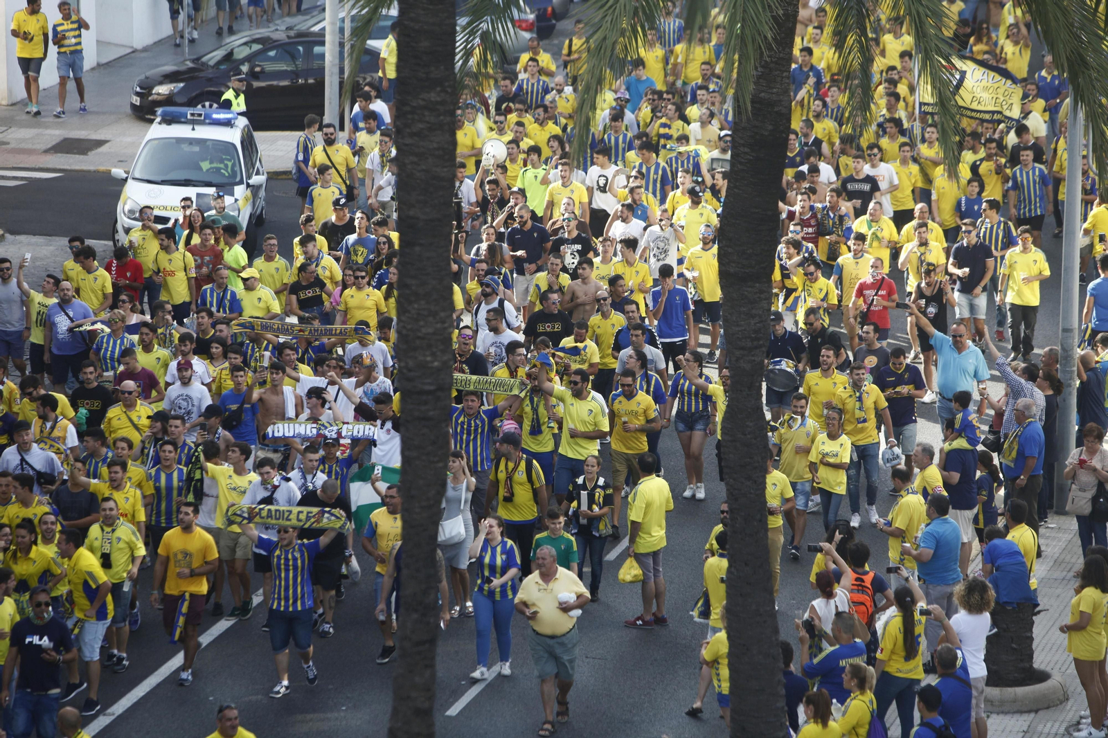 Espectacular recibimiento e incidentes con la Policía.