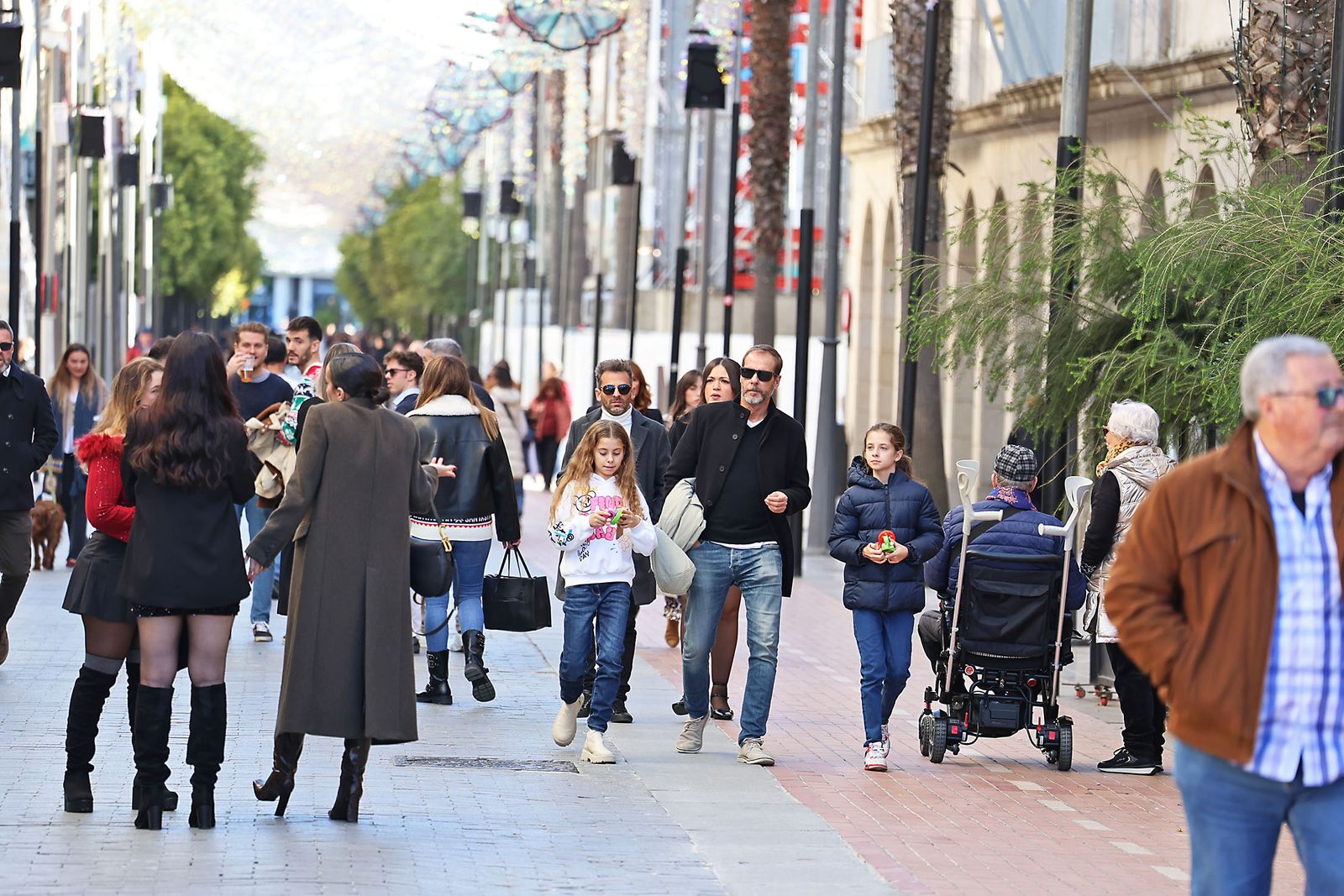 Imágenes de la fiesta del 24 de diciembre en las calle de Huelva