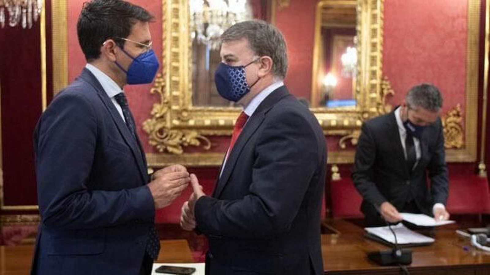 El candidato a la Alcaldía por el PP, Paco Fuentes, y el candidato socialista, Paco Cuenca