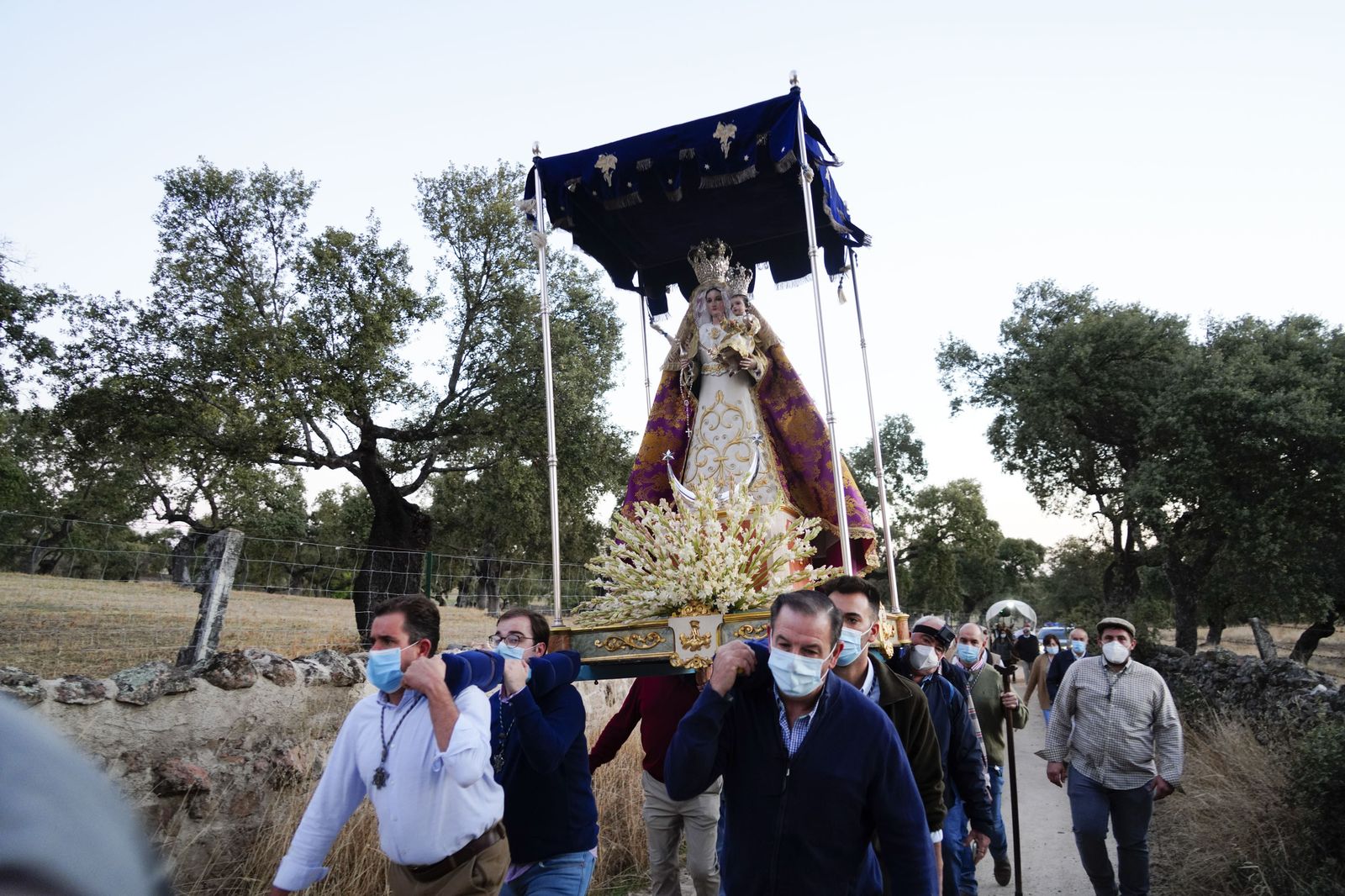 Las fotografías del traslado de la Virgen de Luna al santuario de La Jara
