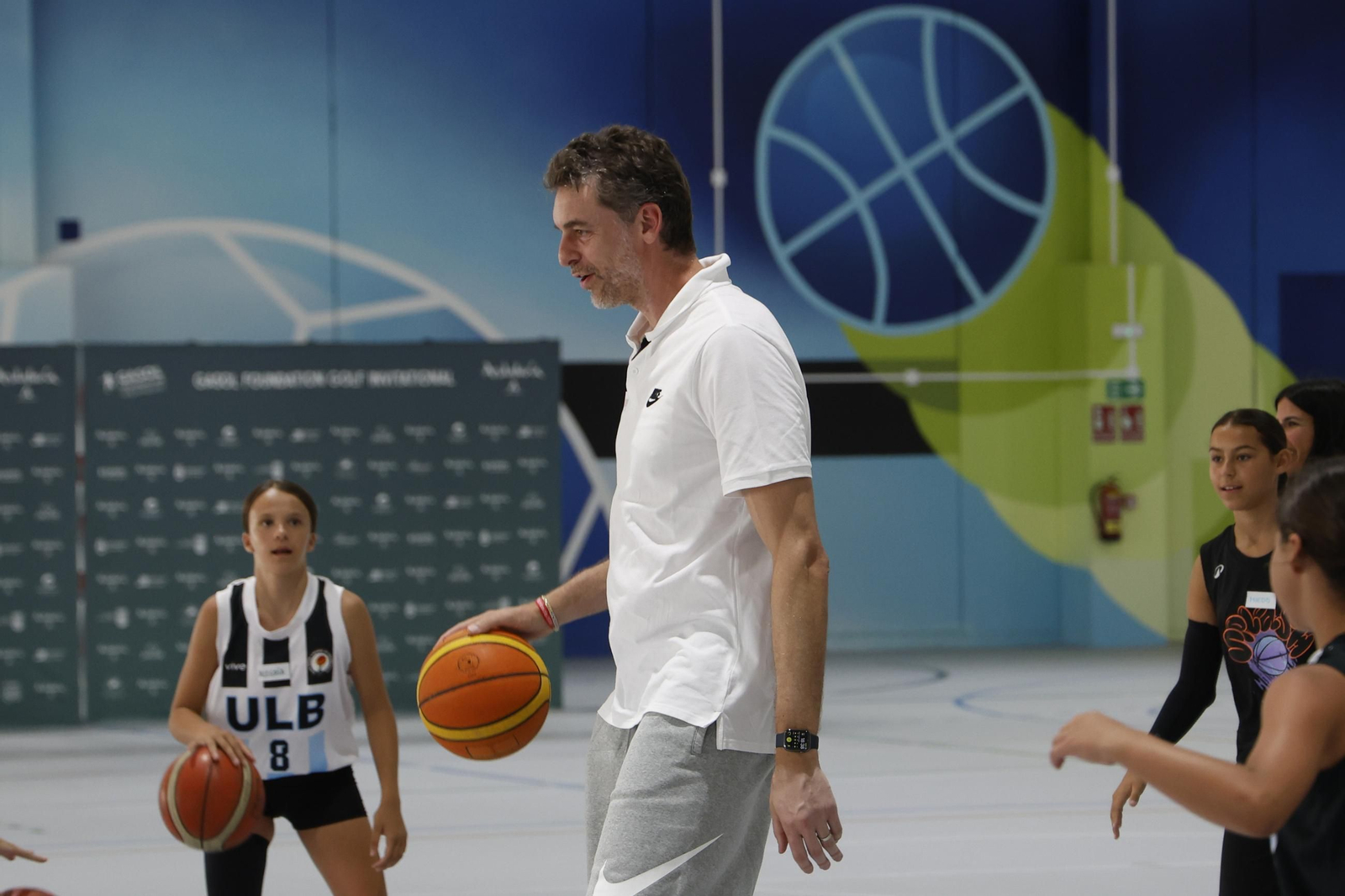 fotos de la inauguración con Pau Gasol del nuevo pabellón deportivo de Punto Ribot en La Línea