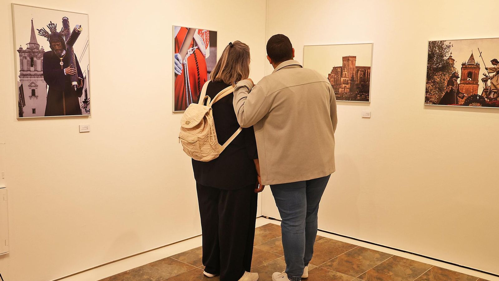 Un espacio de la muestra cofrade inaugurada en la Diputación de Huelva.