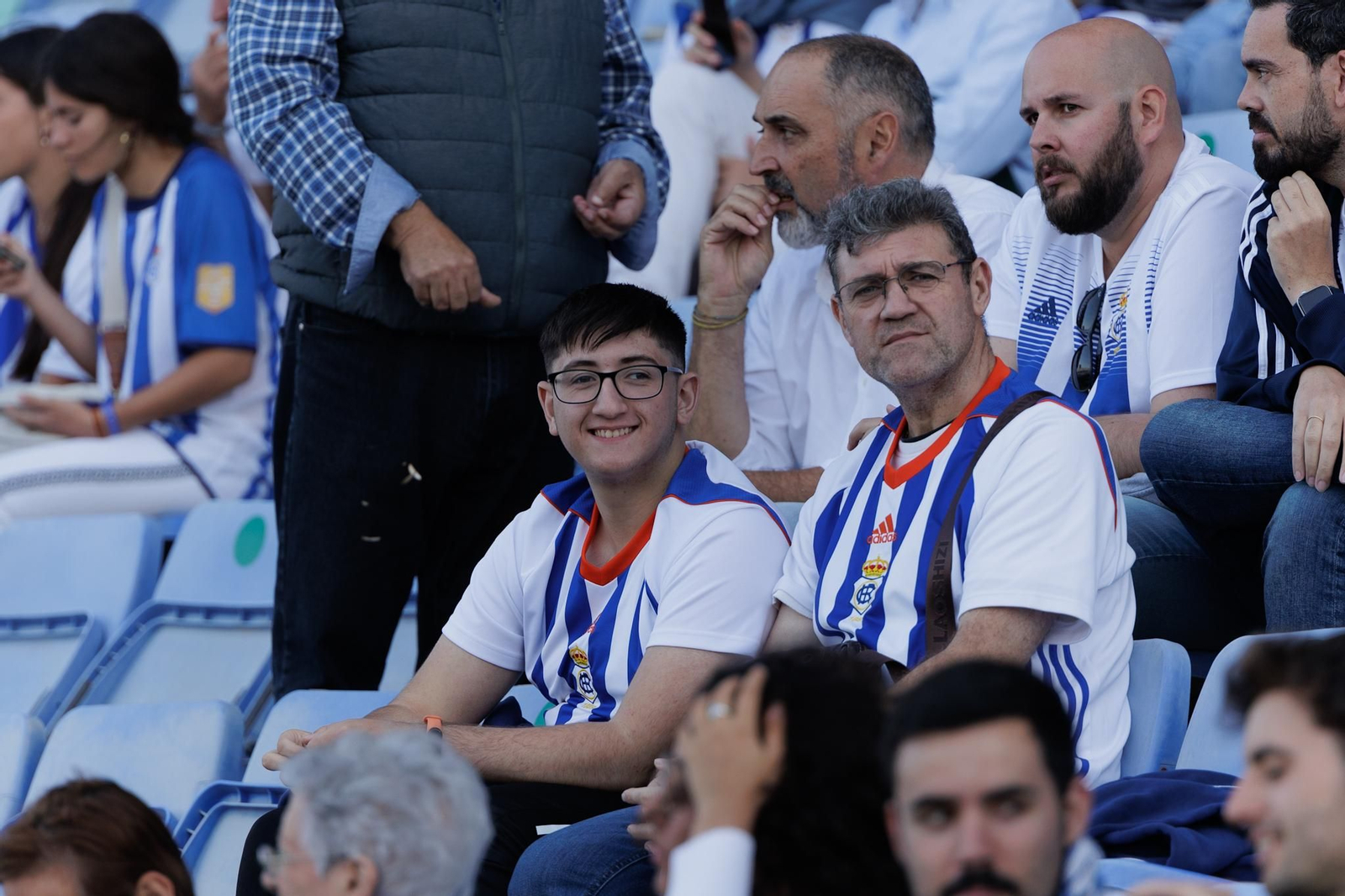 Las mejores imágenes de la afición del Recre en el partido contra la Segoviana