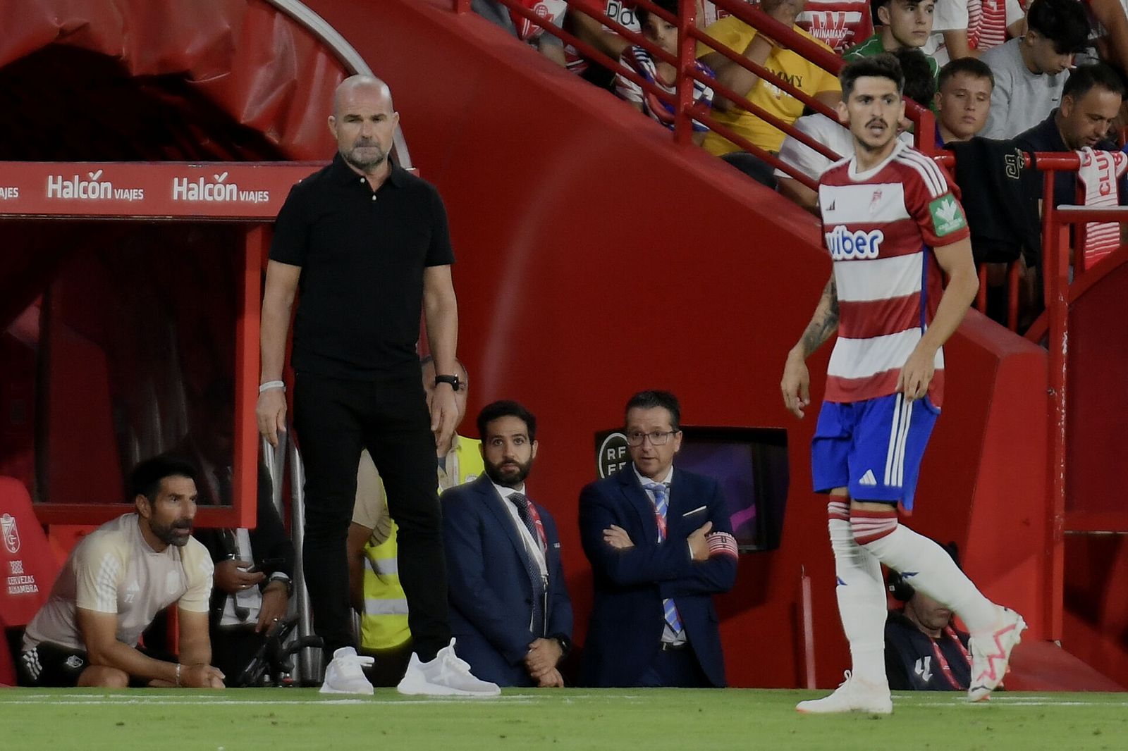 Paco López y Carlos Neva, durante el partido
