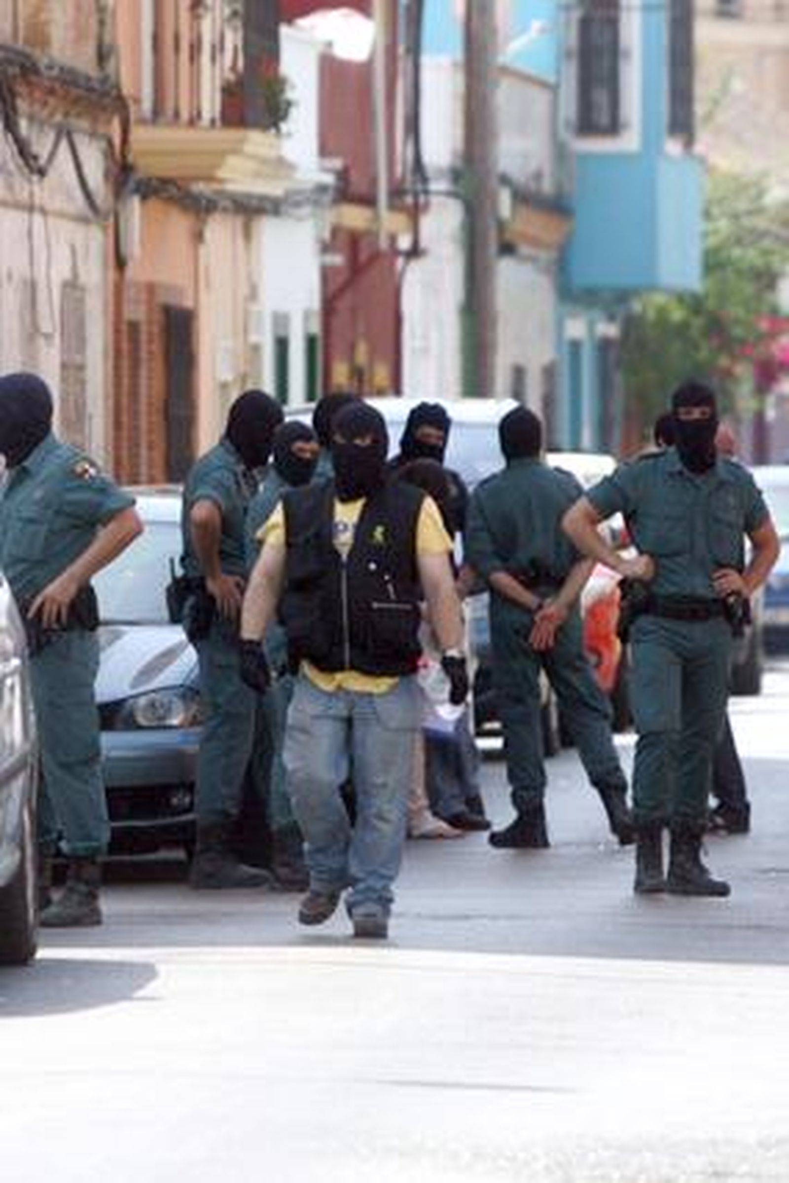 La Guardia Civil detiene a un hombre en La Línea por su presunta implicación con el terrorismo yihadista./  J.M Quiñones