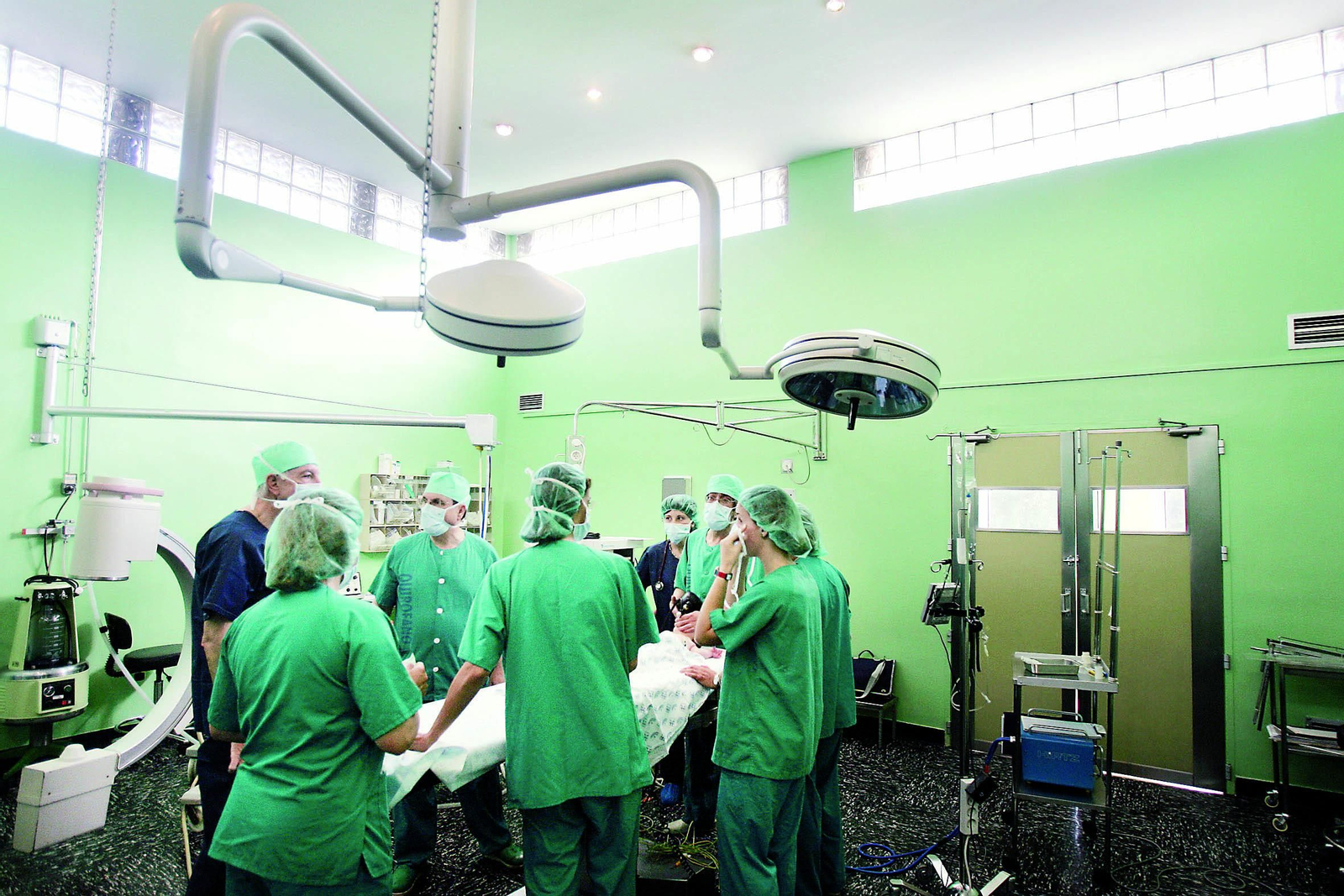 El alto riesgo del turismo de bisturí a precio de ganga