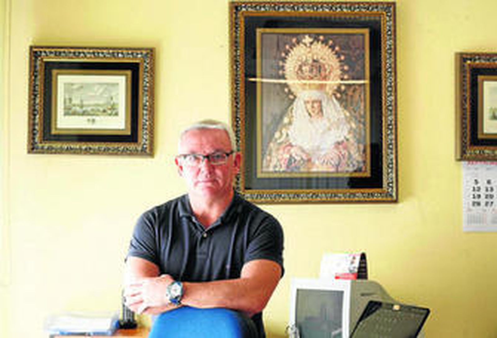 Manuel Maestre en su despacho del Colegio Oficial de Agentes Comerciales de Cádiz, ubicado en la calle Santa Elena, frente a la Audiencia Provincial.