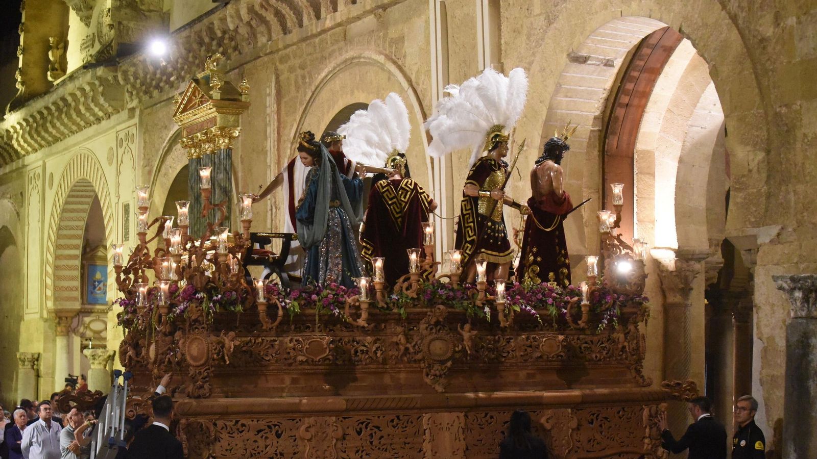 El Señor de los Afligidos, a la entrada en la Catedral.