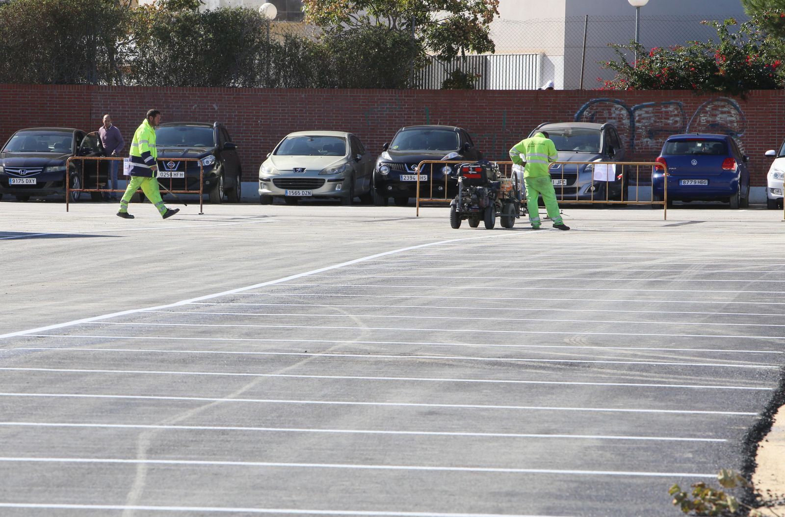 Trabajos que ya se han llevado a cabo en esta zona de La Longuera con el asfaltado de aparcamientos, en una imagen de archivo.