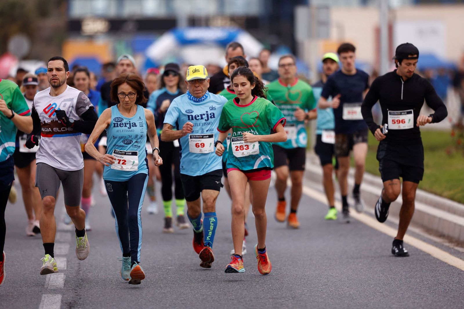 Búscate en las fotos de la Carrera contra el cáncer en Málaga
