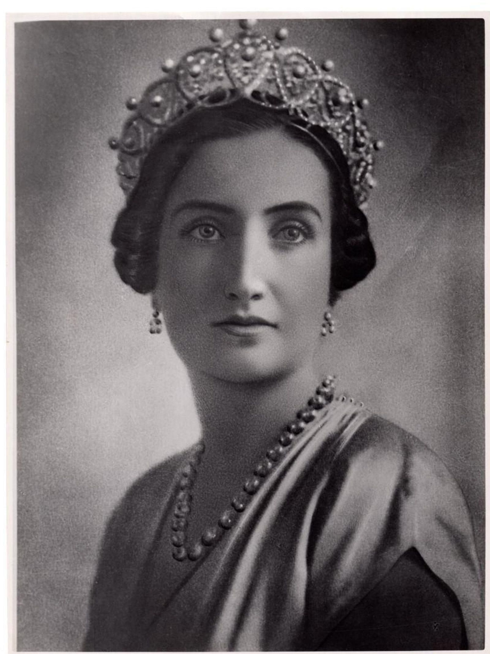 María de las Mercedes de Borbón-Dos Sicilias, abuela de Felipe VI, con la tiara de la Regencia