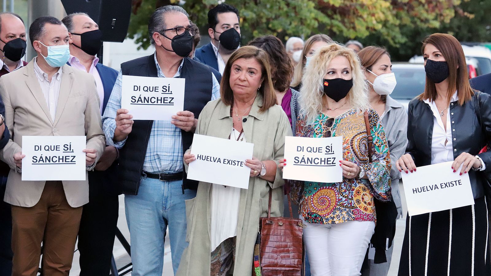 Acto de lectura del manifesto en favor de la conexión de Huelva con Sevilla y Faro.