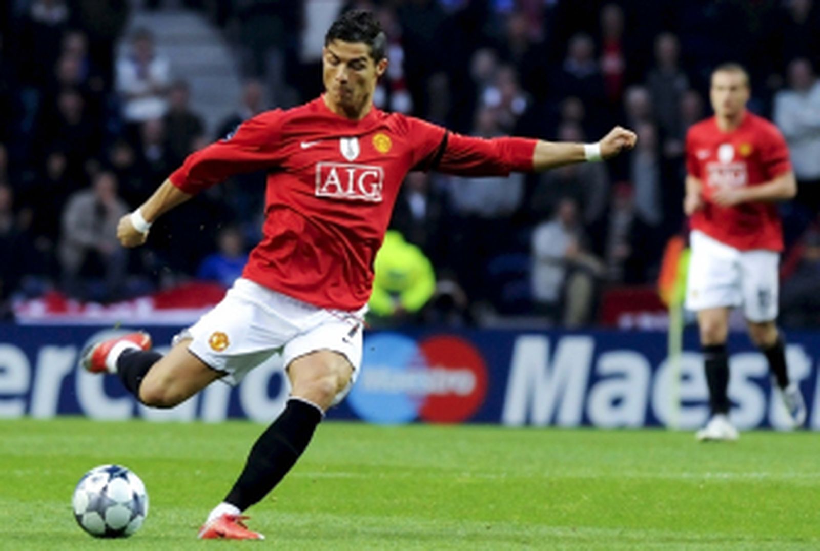 Ronaldo clasifica al Manchester
