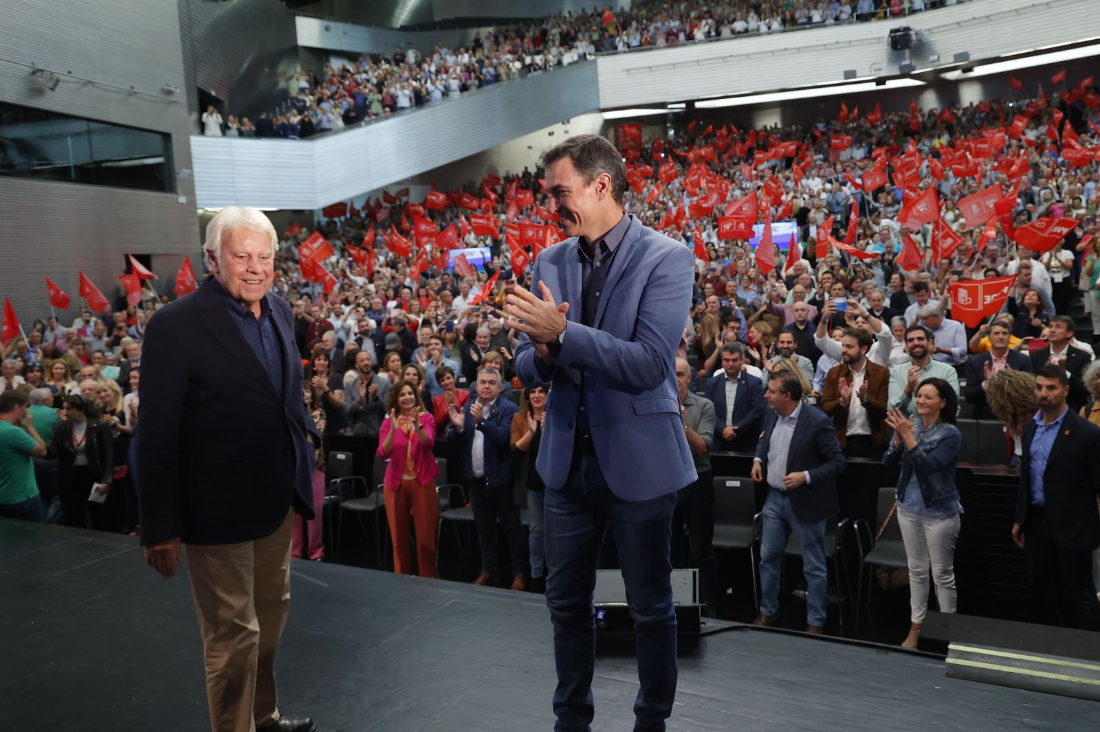 las imágenes del acto del PSOE en Sevilla