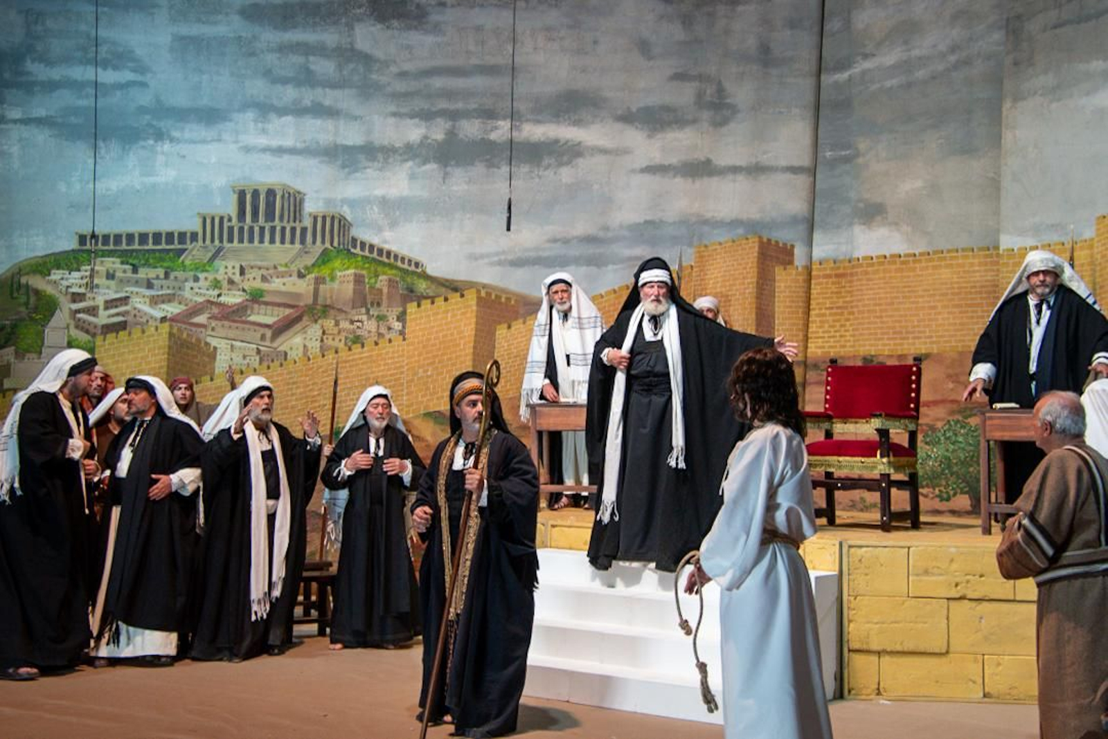 Las mejores imágenes de la representación dramática de La Pasión en Montilla