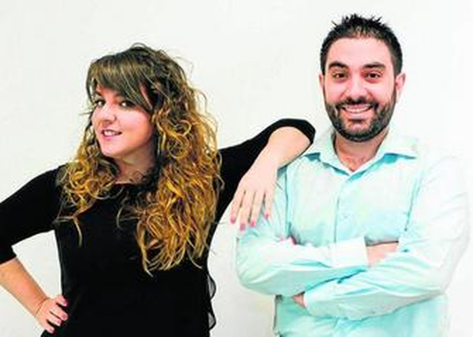 Una imagen de dos de los cuatro creadores andaluces de esta nueva app, Miriam Blanco y Manuel Camargo.