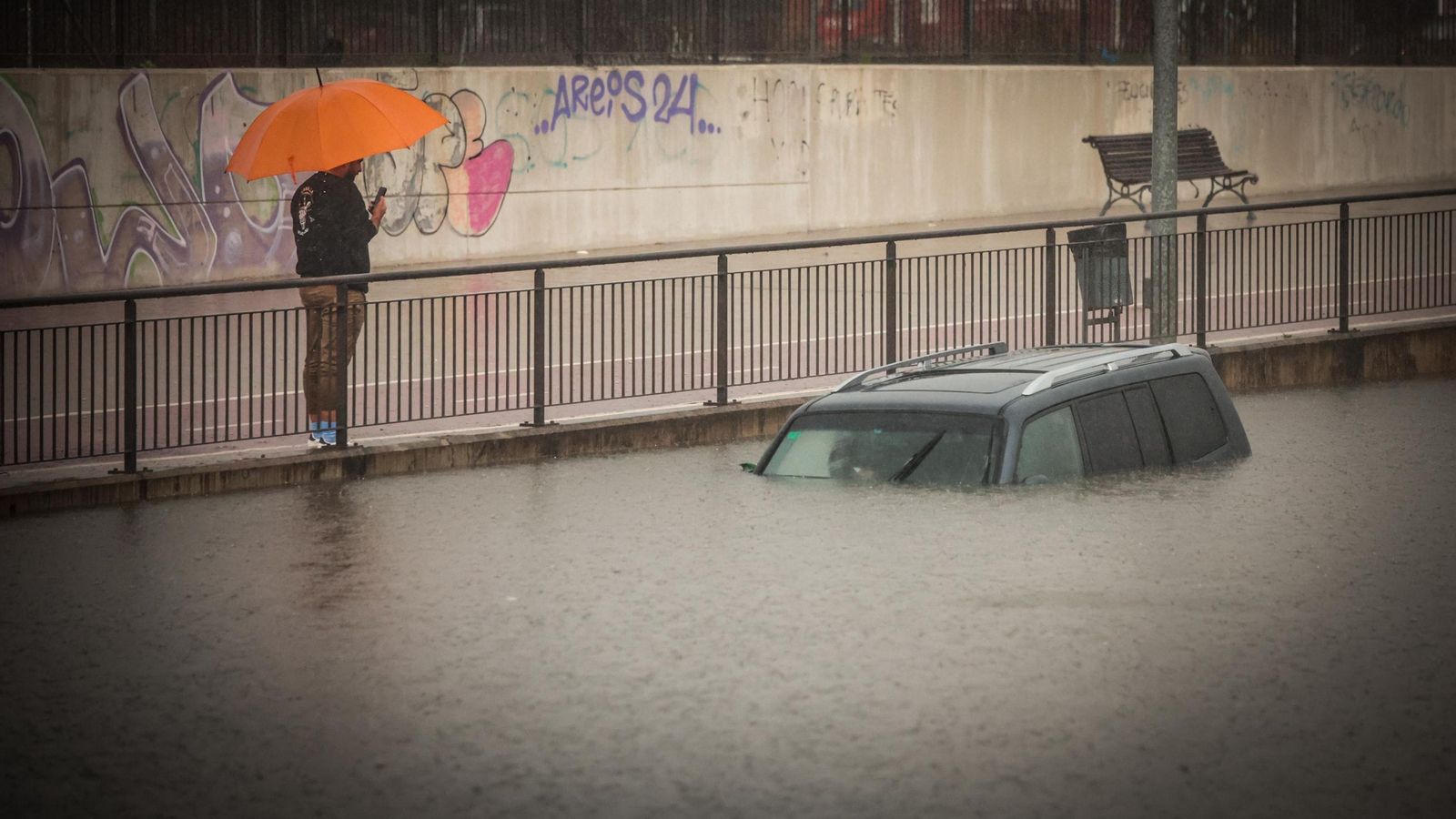 Imágenes del paso de la Dana, inundaciones, destrozos y caos por todo Jerez