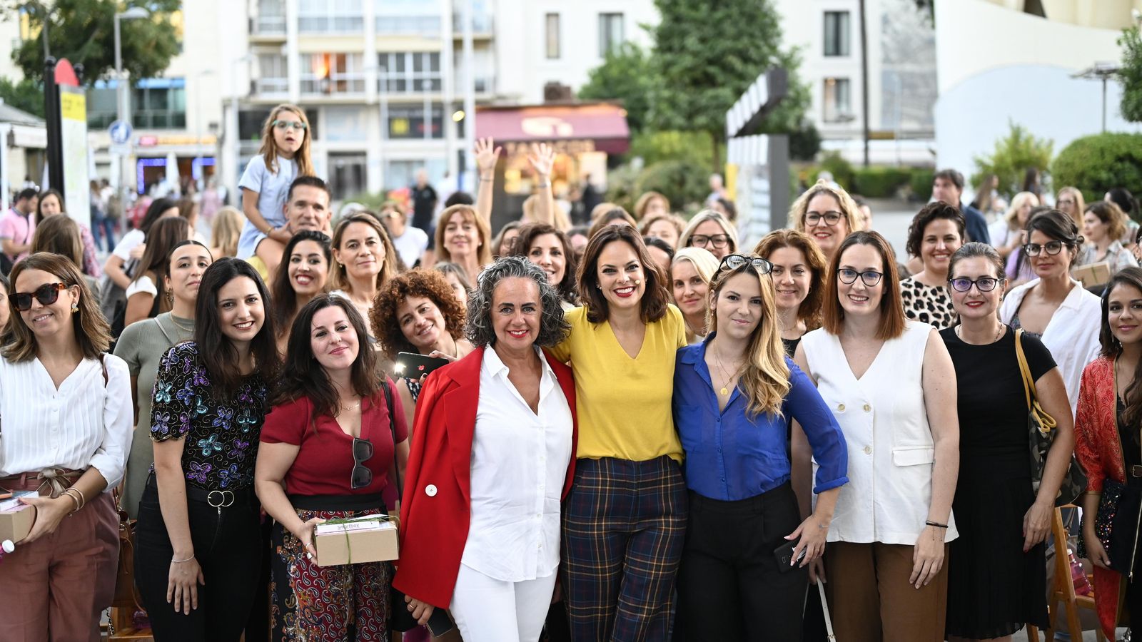 Rosa Iglesias, fundadora de El Estilario, al final de la jornada #elsofadelestilario, celebrada en las Setas de Sevilla. Rosa Iglesias, fundadora de El Estilario, al final de la jornada #elsofadelestilario, celebrada en las Setas de Sevilla.