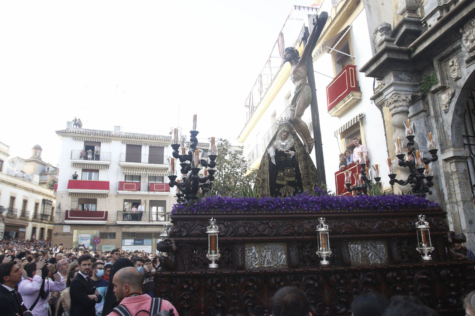 Viernes Santo en Córdoba: la procesión de la Expiración, en imágenes