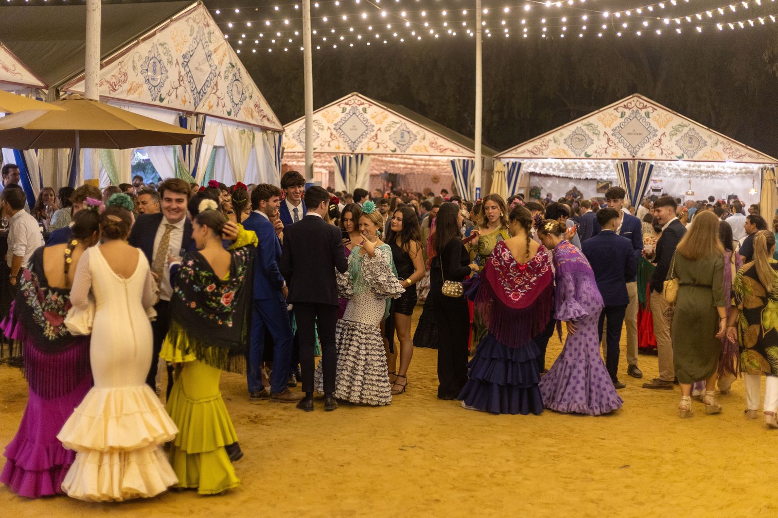 Feria del Caballo 2023: Imágenes del ambiente en la noche del sábado