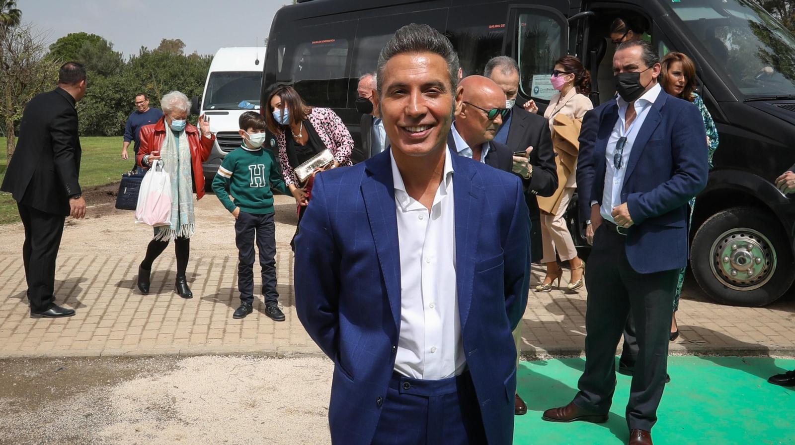 Artistas, políticos y empresarios en el bautizo de los nietos de José Luis López en Jerez