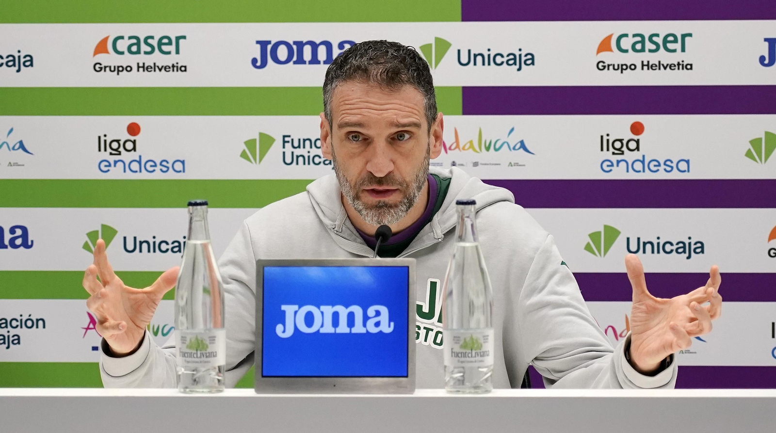 Ibon, en sala de prensa.