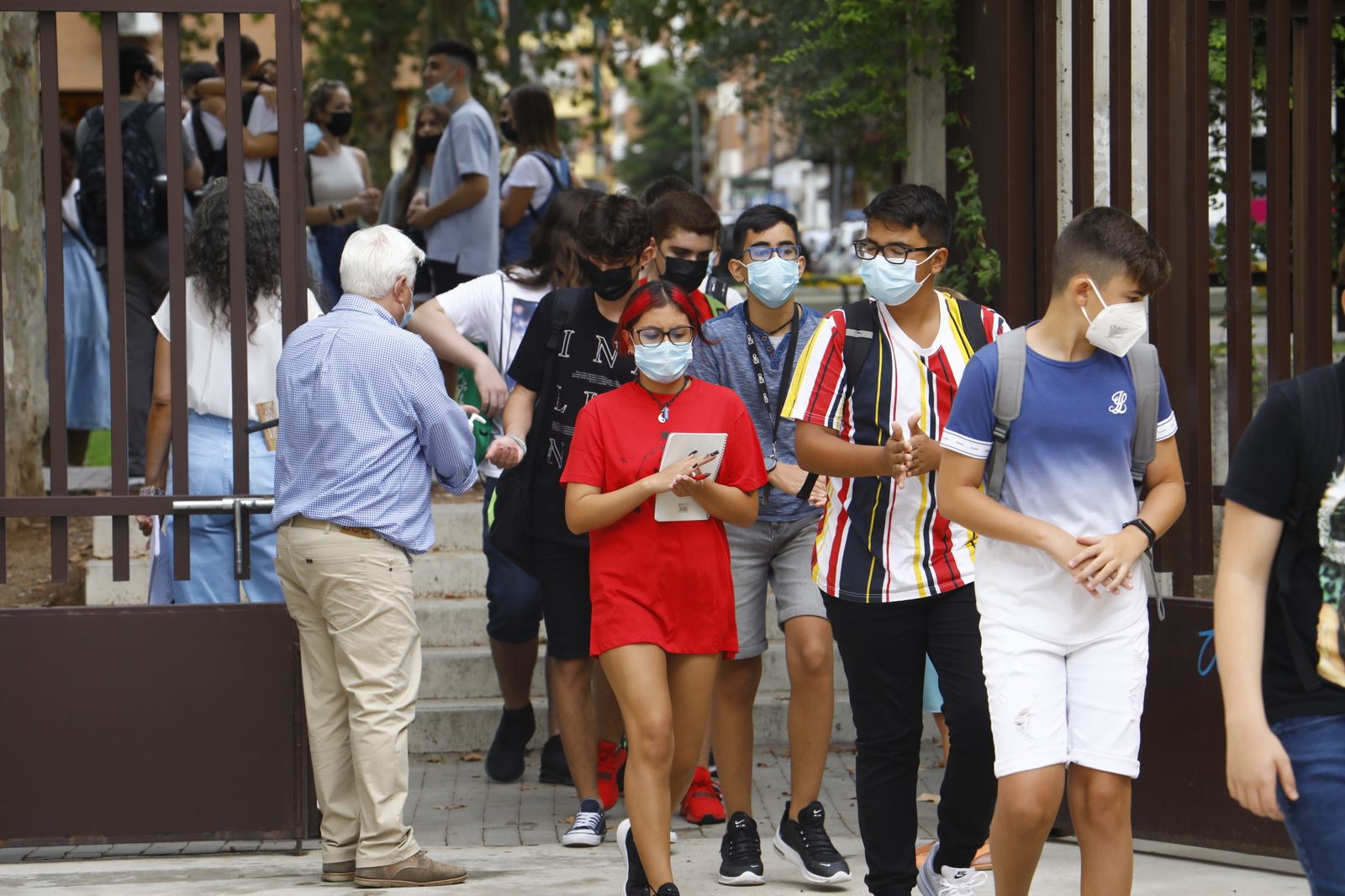 La vuelta a las aulas de los estudiantes de Secundaria y FP de Córdoba en el curso 2021/2022, en imágenes