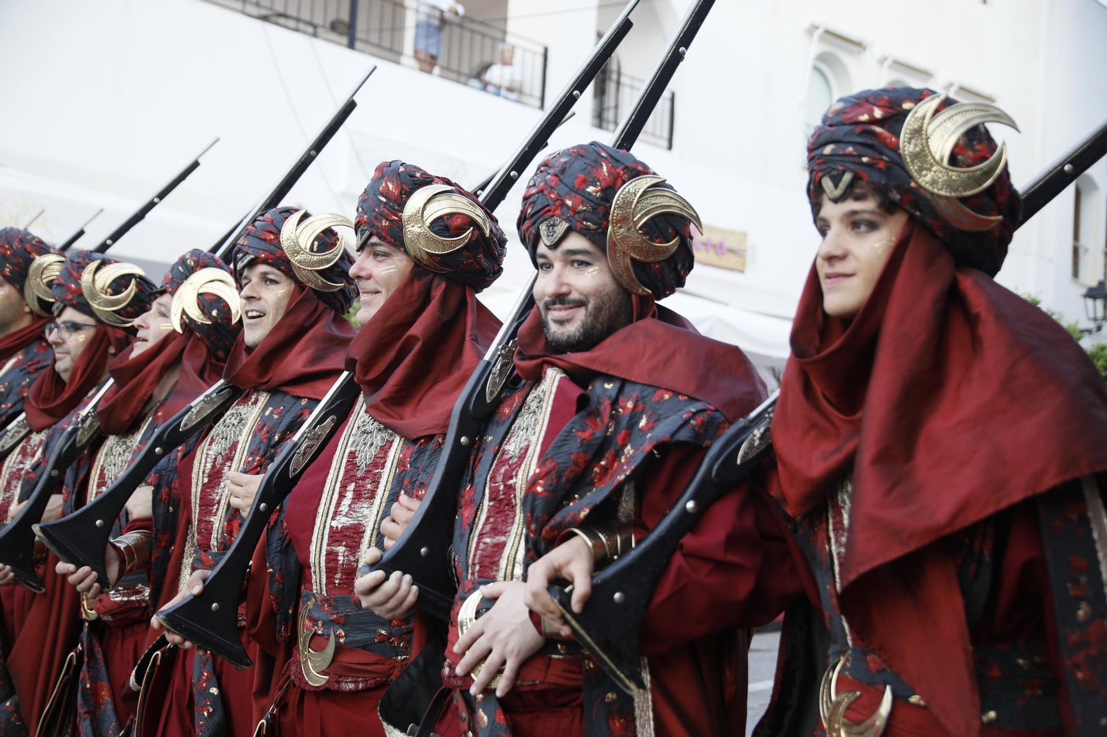 El gran desfile de Moros y Cristianos de Mojácar, en imágenes