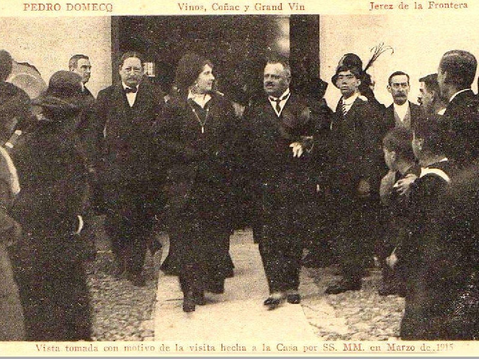 La reina Victoria Eugenia agasajada por sus anfitriones, marzo 1915 La reina Victoria Eugenia agasajada por sus anfitriones, marzo 1915