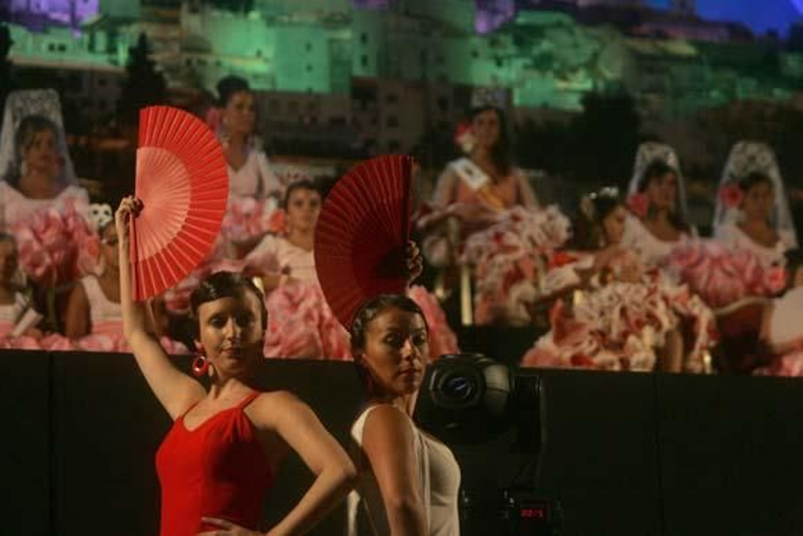 José Chamizo recuerda en el pregón su misión pastoral en San Roque y se procede a la coronación de la reina juvenil e infantil

Foto: J. M. Quinones