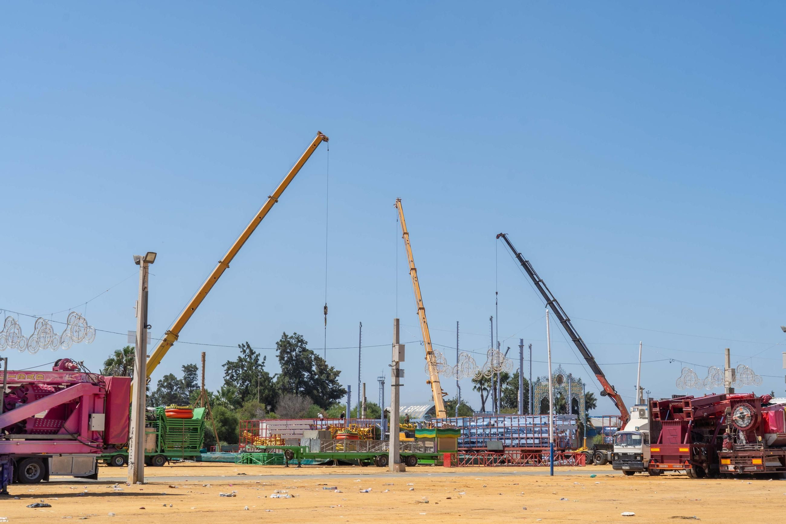 Imágenes del recinto de las Fiestas Colombinas días después de su final