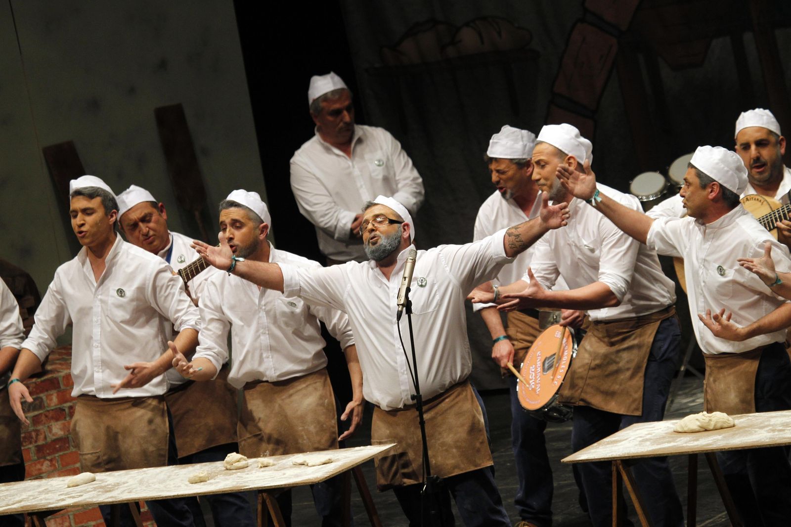 La comparsa Juanillo el Turronero, en el concurso de 2016.