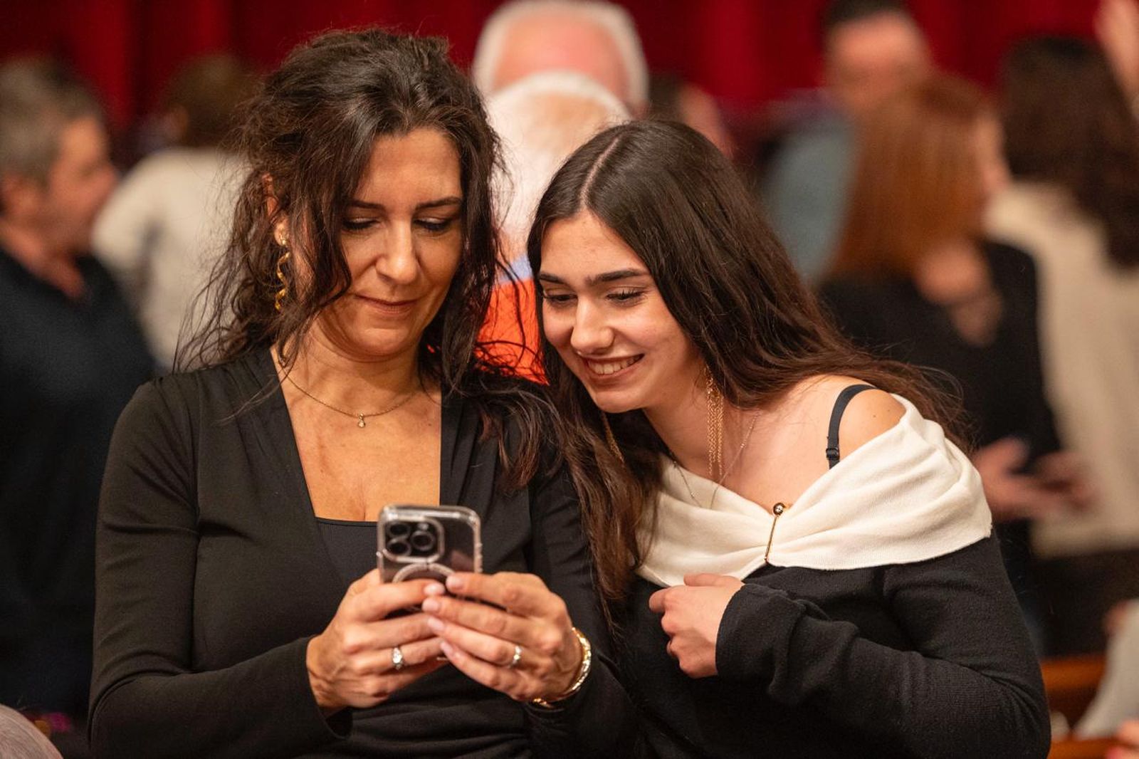 Búscate entre las mejores imágenes de la primera semifinal del COAC 2026