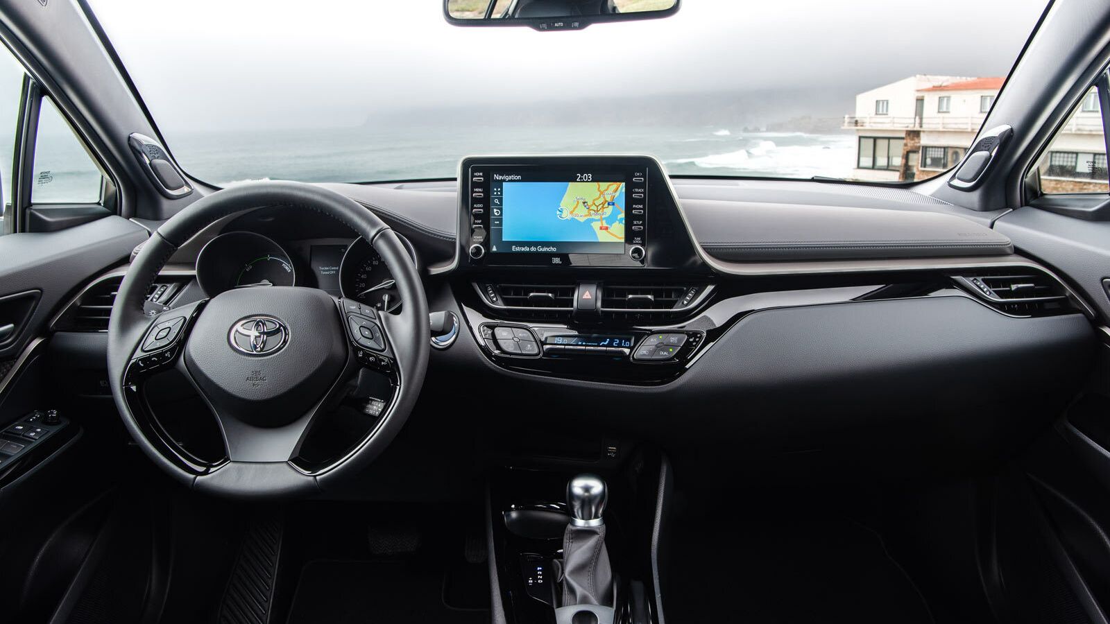 El Toyota C-HR cuenta ahora con más equipamiento.