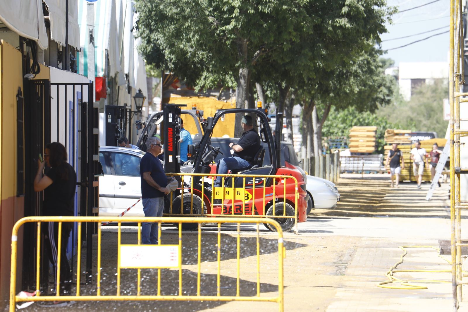 Un recorrido en imágenes por El Arenal a horas de que comience la Feria de Córdoba