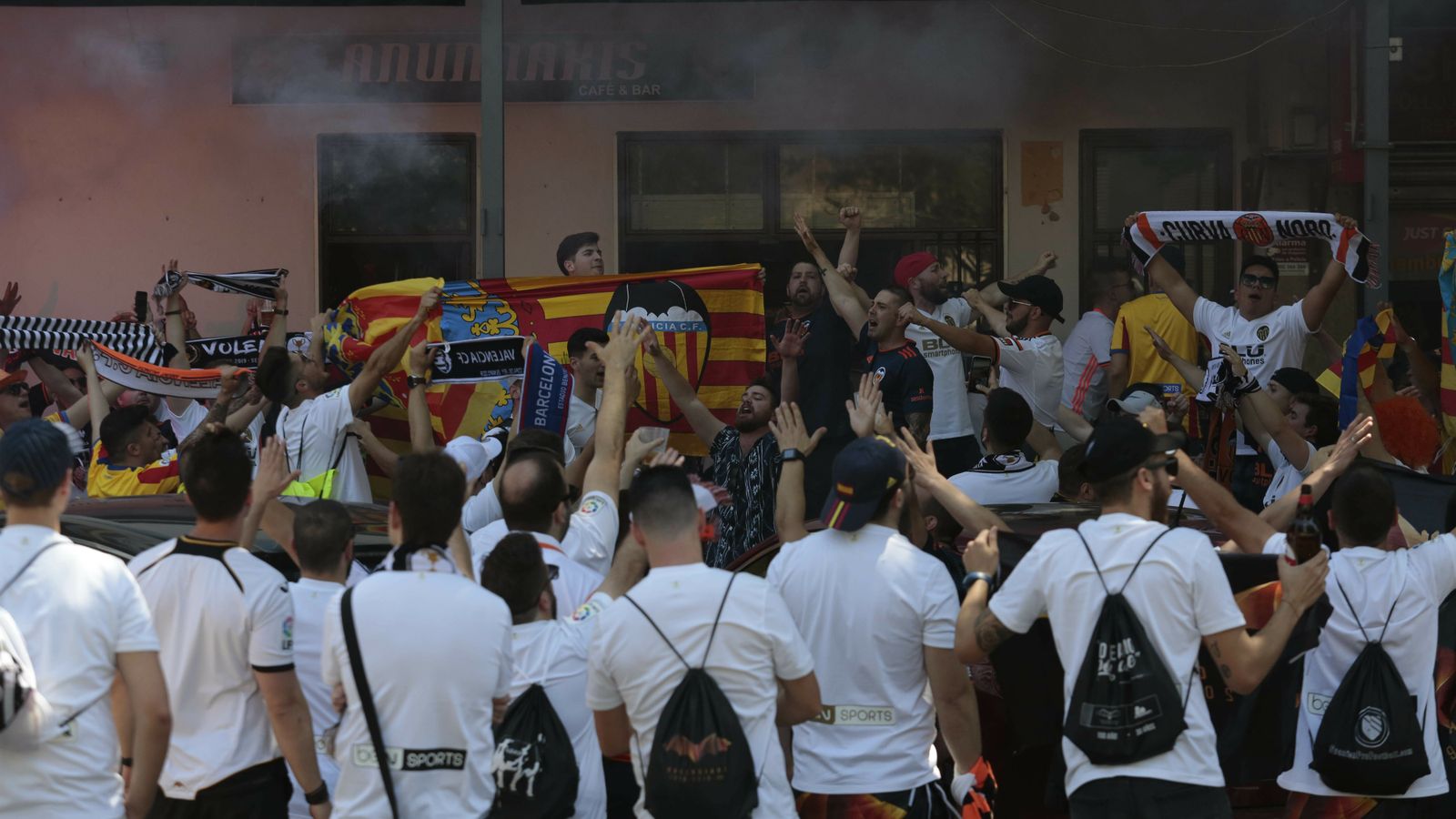 Espectaculares imágenes de la afición del Valencia