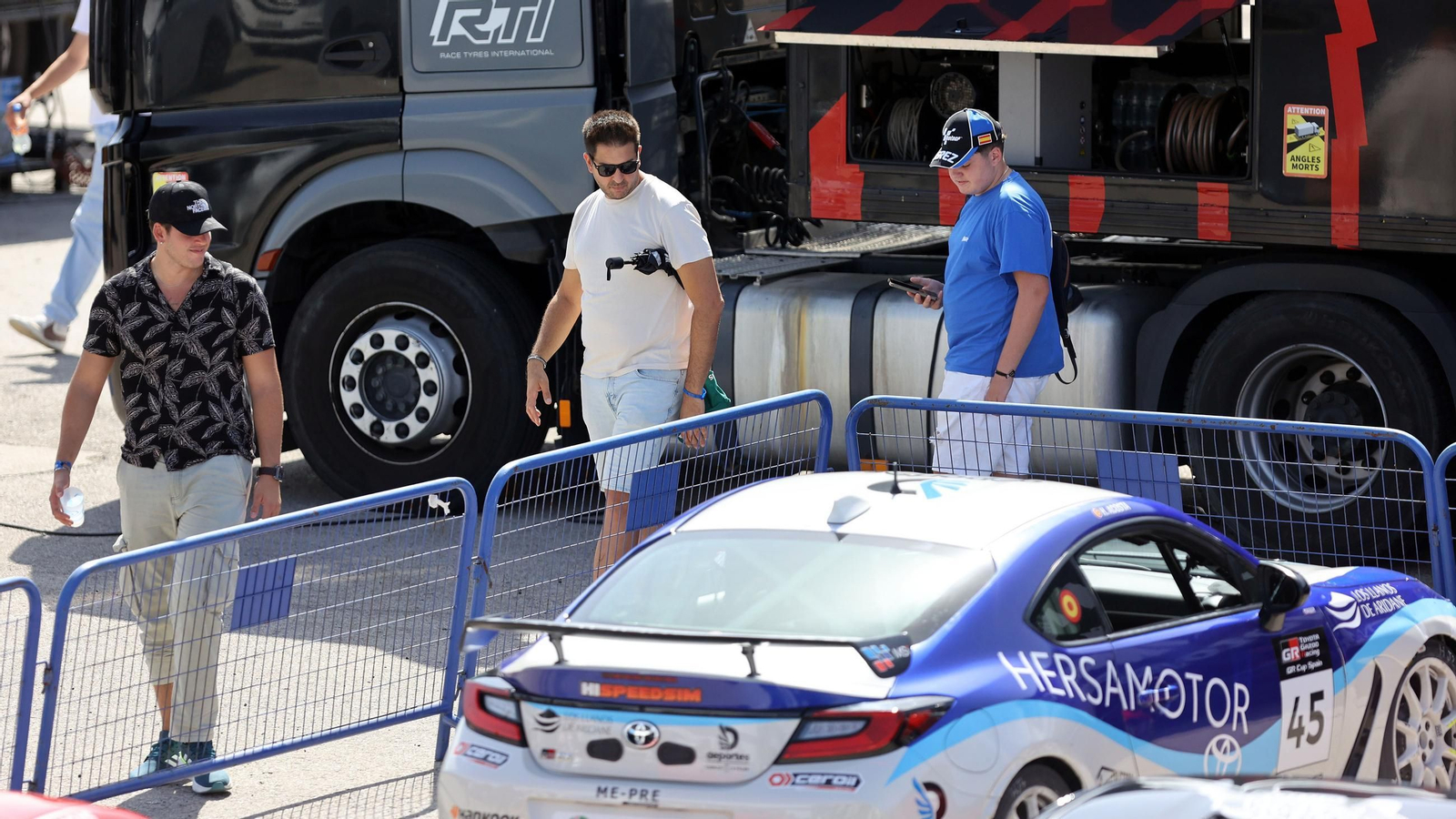 Imágenes del gran ambiente de fiesta en la Racing Weekend y el 40 aniversario del Circuito de Jerez