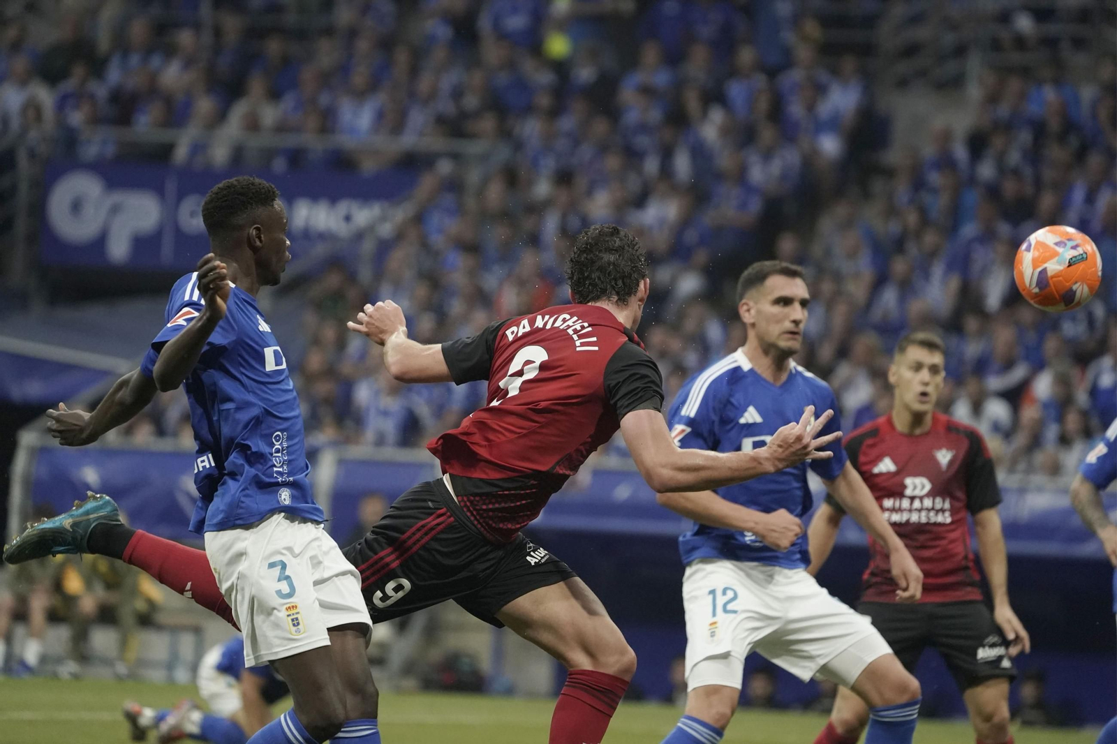 Las fotos del ascenso del Oviedo ante el Mirandés