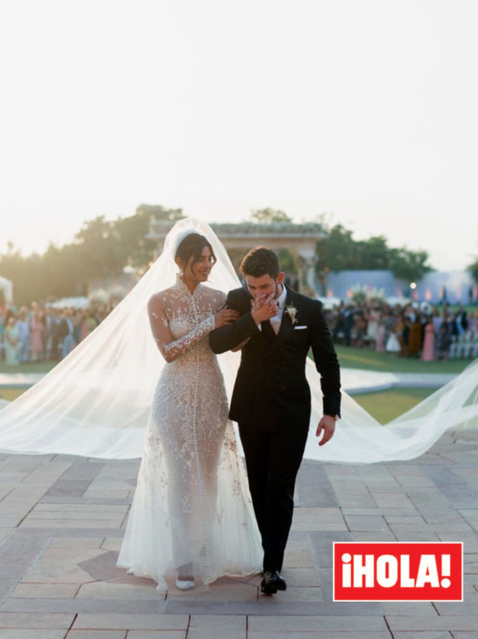 Los novios, tras el 'sí quiero'.