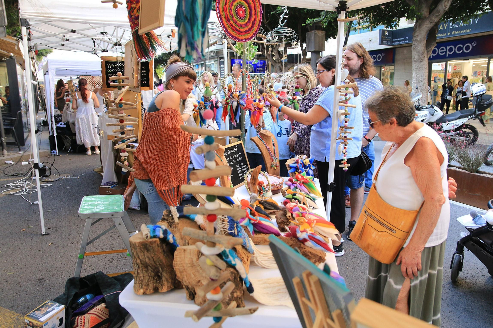 Imágenes de la Noche en Blanco, en Almería