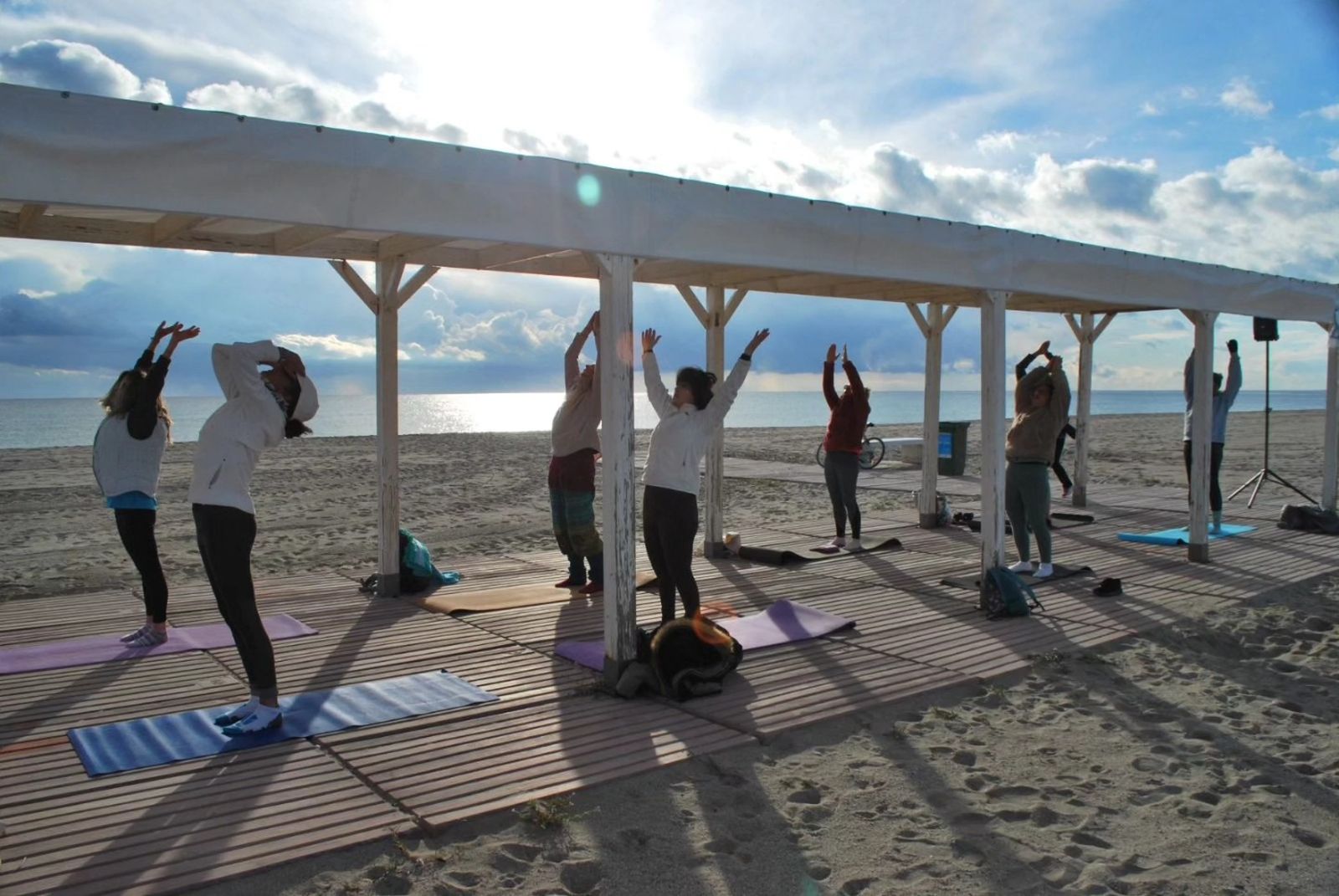 Las playas de Vera se llenan de arte y deporte con el éxito de 'Tus Playas de Invierno